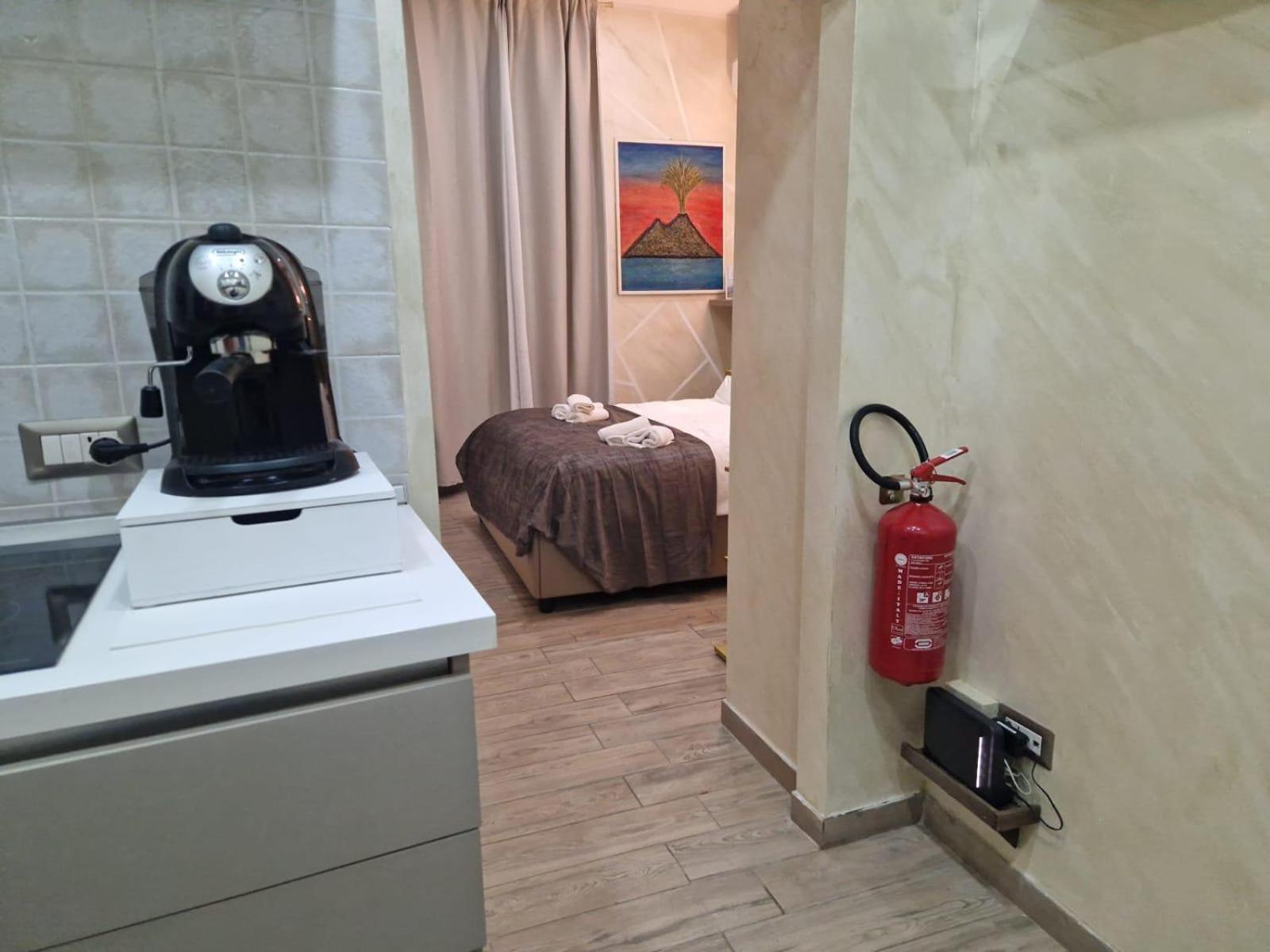 Appartement La Dimora Nei Presepi In San Gregorio à Naples Extérieur photo
