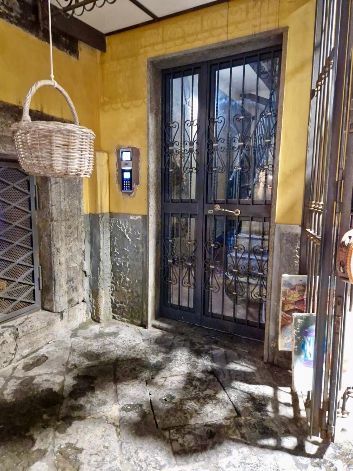 Appartement La Dimora Nei Presepi In San Gregorio à Naples Extérieur photo